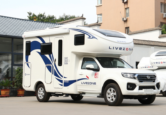 這款房車，勁大省油還是四驅(qū)房車