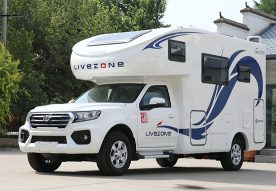 喜歡自駕游，不知道怎么選房車，看看這款四驅房車