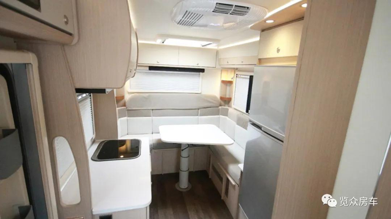 老人孩子房車旅行，選擇這款房車合適