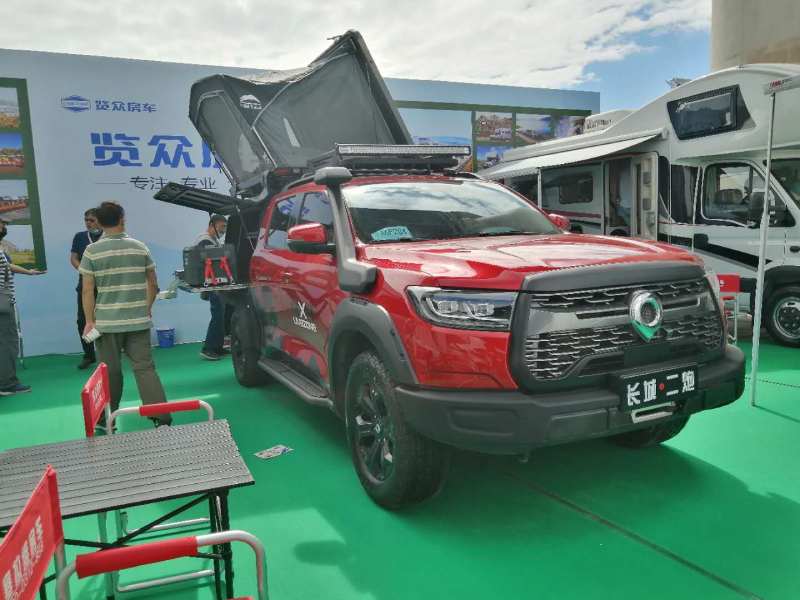 這個(gè)展會(huì)真的太熱鬧了,這么多人定房車 這個(gè)展會(huì)真的太熱鬧了,這么多人定房車