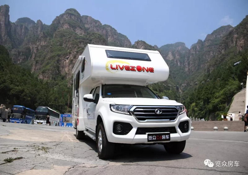 這么大的床，房車上少見，趕緊選