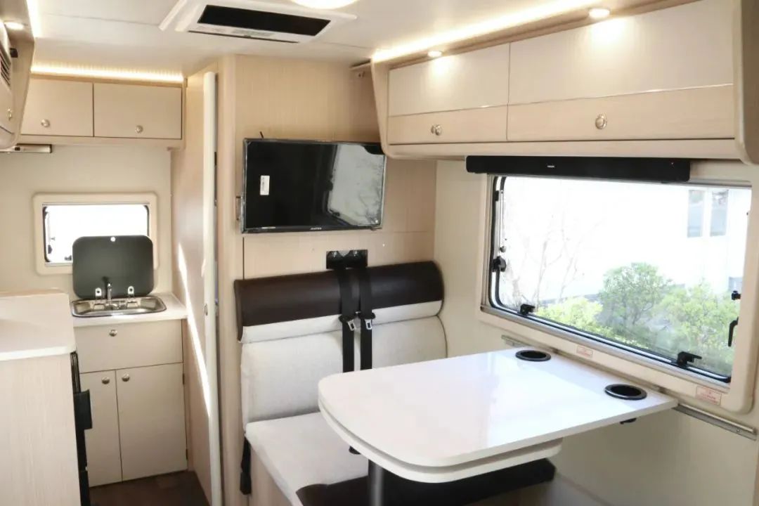 8月12日,相約武漢!顏值、動(dòng)力、空間都滿意的皮卡房車來了! 8月12日,相約武漢!顏值、動(dòng)力、空間都滿意的皮卡房車來了!