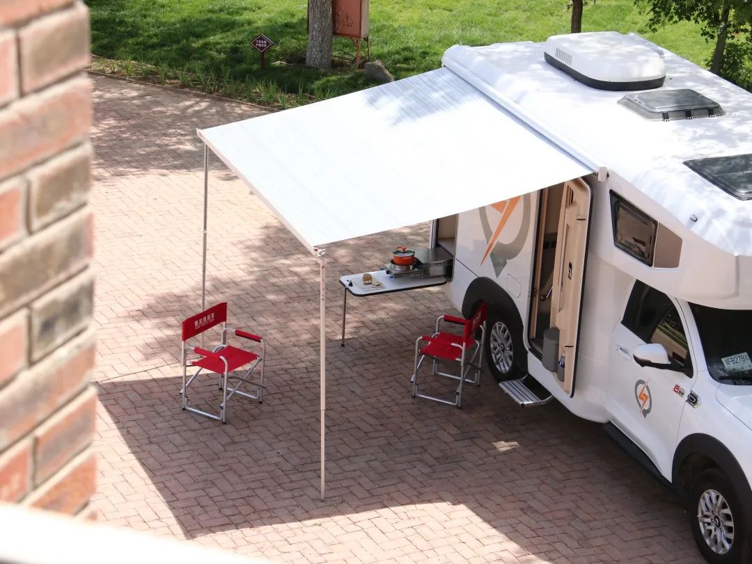 想買輛房車環游中國，該選B型還是C型？