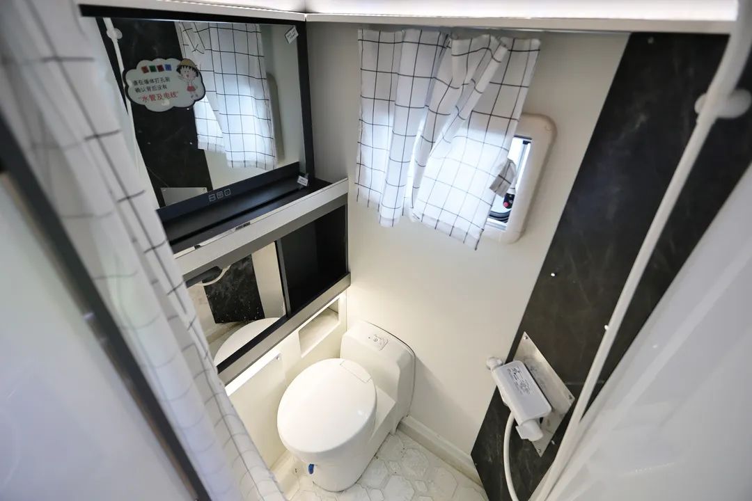 想買輛房車環游中國，該選B型還是C型？